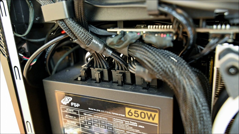 Power Supply Cables in MSI Trident